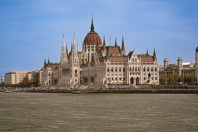 Budapest Danube 1 Hour Sunset or Night Cruise with Audio Guide - Why this 1-hour Danube cruise works so well