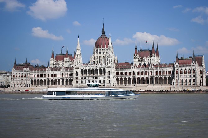 Budapest Danube Cruise with Drink, Audio Guide, Margaret Island - The River Route: Parliament, Buda Castle, and the Bridge-Spotting Game