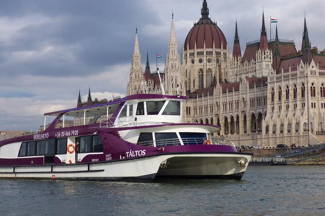 Budapest Danube Sightseeing Cruise with Unlimited Drinks - Seating, Deck Views, and How to Get the Best Photos