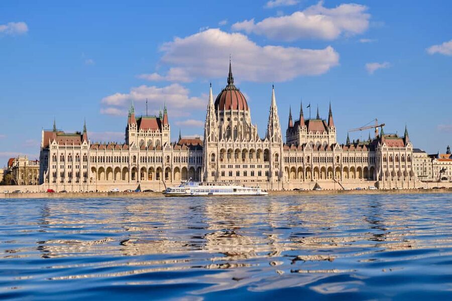 Budapest: Daytime Hop-on Hop-off Cruise with Welcome Drink - Key takeaways before you go