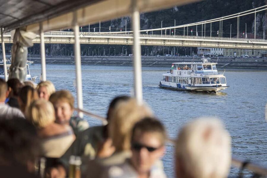 Budapest: Daytime Hop-on Hop-off Cruise with Welcome Drink - What you’ll actually see from the boat, seat by seat