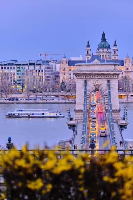 Budapest: Daytime Hop-on Hop-off Cruise with Welcome Drink - Finding Vigadó tér Dock 5 (and not wasting time)