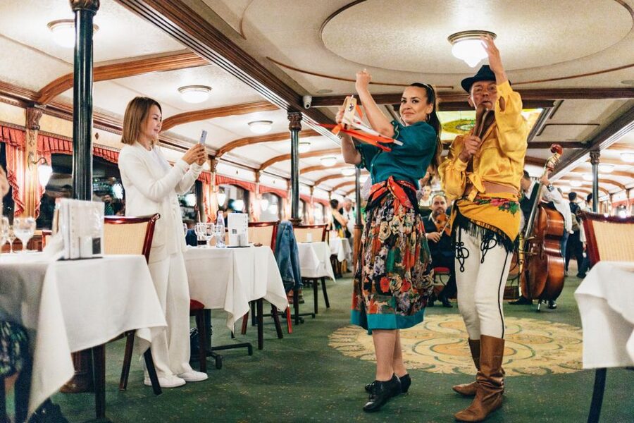 Budapest: Dinner Cruise with Live Music and Folk Dance Show - Quick Onboard Tips for a Smoother Evening