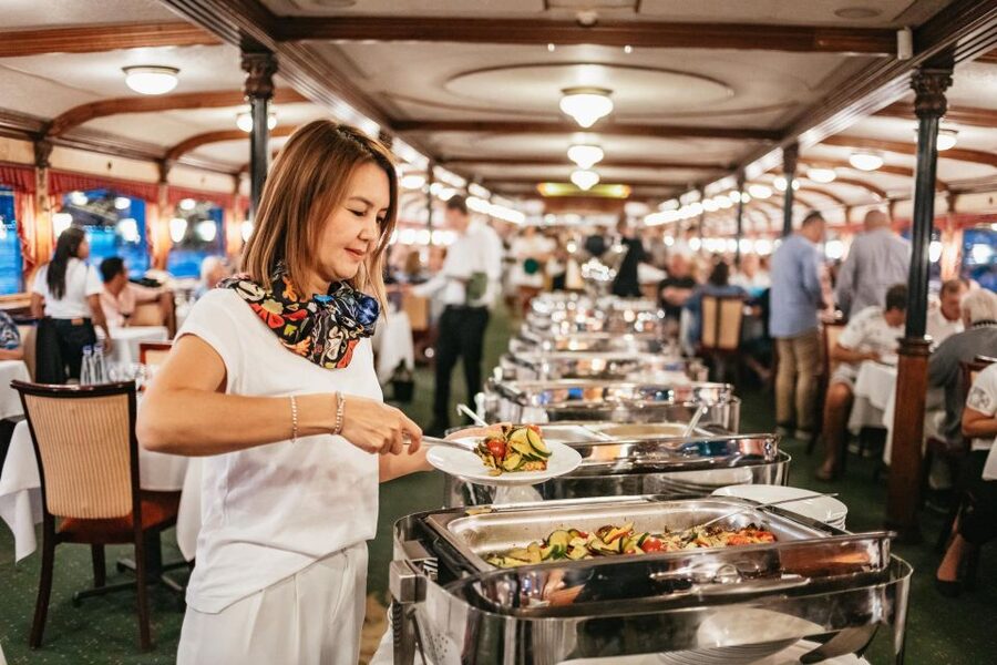 Budapest: Dinner Cruise with Live Music and Folk Dance Show - The Hungarian Dinner Buffet: What You Get, and Why It Matters
