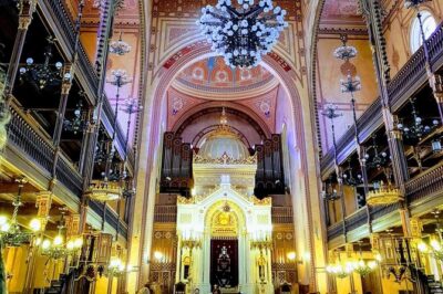 Budapest Dohany, Heroes’, Rumbach synagogues & Jewish Ghetto Tour