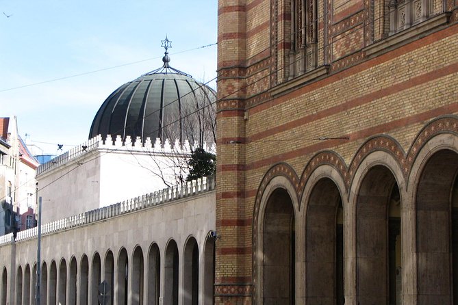 Budapest Dohany, Heroes', Rumbach synagogues & Jewish Ghetto Tour - Kazinczy Street Synagogue and Secession style on Budapest’s cultural street