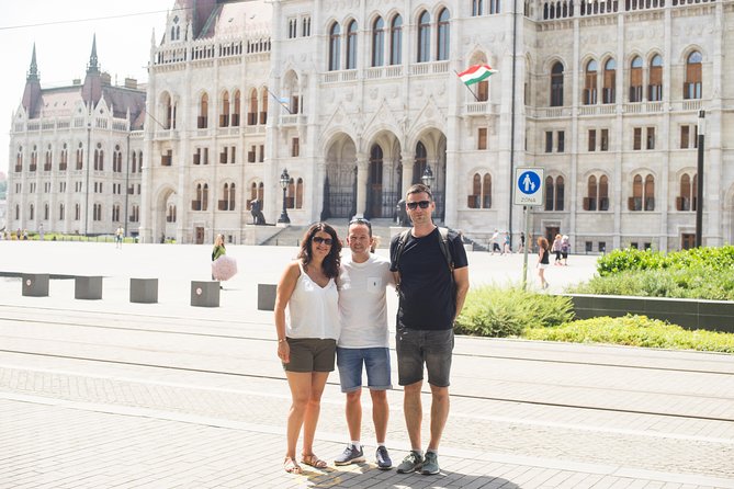Budapest Essential Walk&Food tasting - Szabadság tér, strudel and coffee break, and the Cold War layer