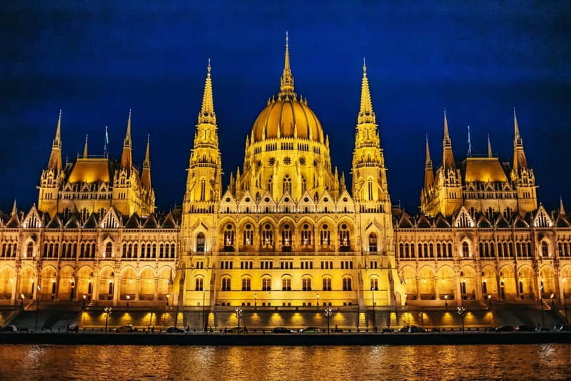 Budapest: Evening Cruise with 4-Course Dinner - Should You Book This Budapest Evening Cruise?