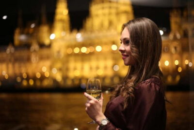 Budapest: Evening Cruise with 4-Course Dinner