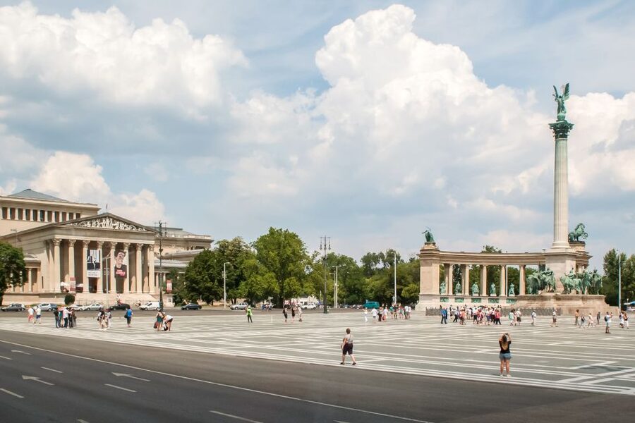 Budapest: Floating Bus Tour by Land and Water - Getting Oriented on the Street Tour (and What You Skip)