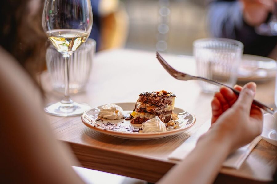 Budapest Food Walking Tour: Eat, Sip & Explore Like a Local - How much food you’ll eat, and how to not ruin the rest of your day