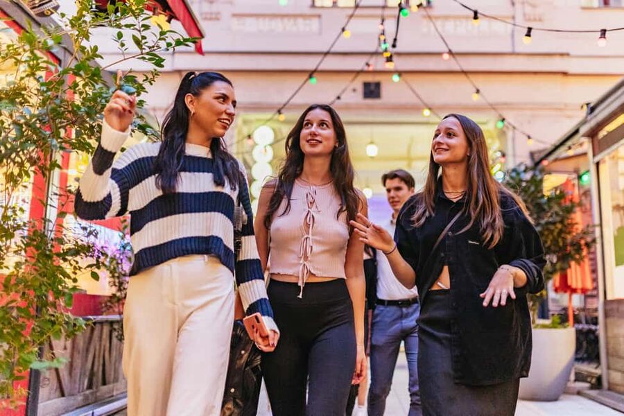 Budapest Food Walking Tour: Eat, Sip & Explore Like a Local - What the walking through District 7 adds to your meal