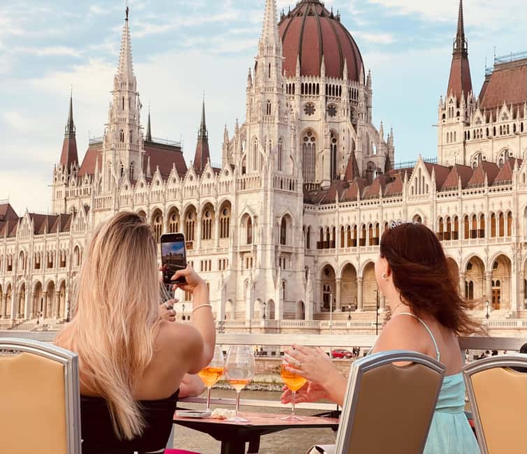Budapest: GLOW Sightseeing Cruise with Welcome Drink - Finding Petőfi tér 9 and Pier 9 Without Stress