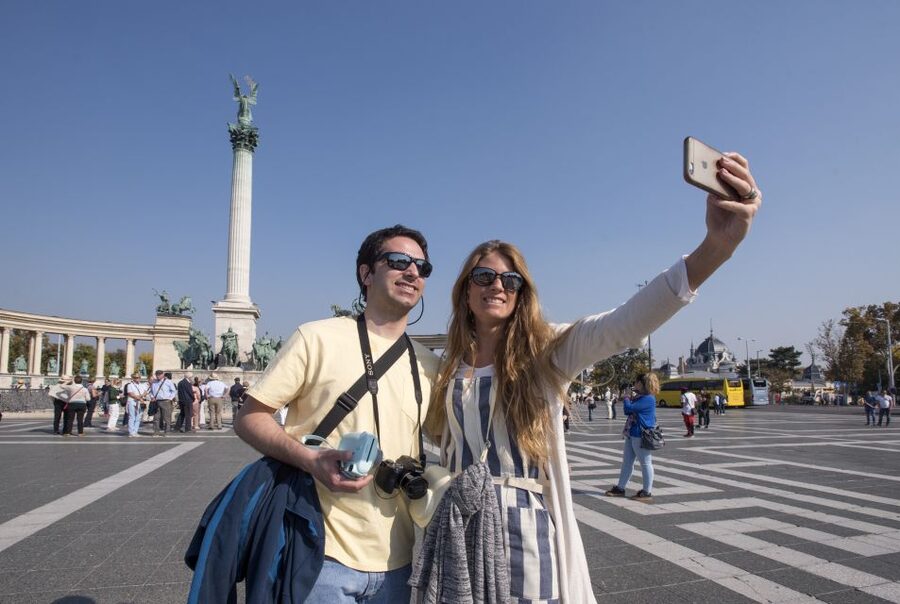 Budapest: Grand City Tour with Parliament Visit - Elizabeth Bridge and Margaret Bridge, plus the landmarks from the window