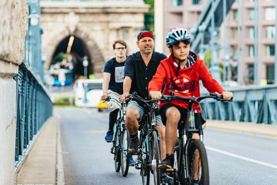 Budapest: Grand Sightseeing Bike Tour - Pest highlights: Parliament, Freedom Square, and St. Stephen’s Basilica