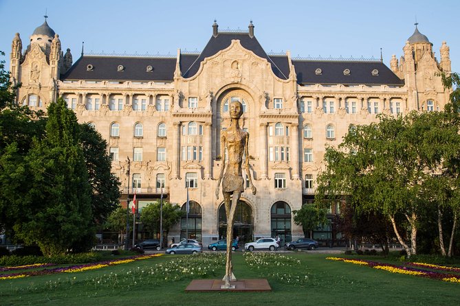Budapest Grand Walk - Inside the Buda Castle area: seven buildings, courtyards, and big views