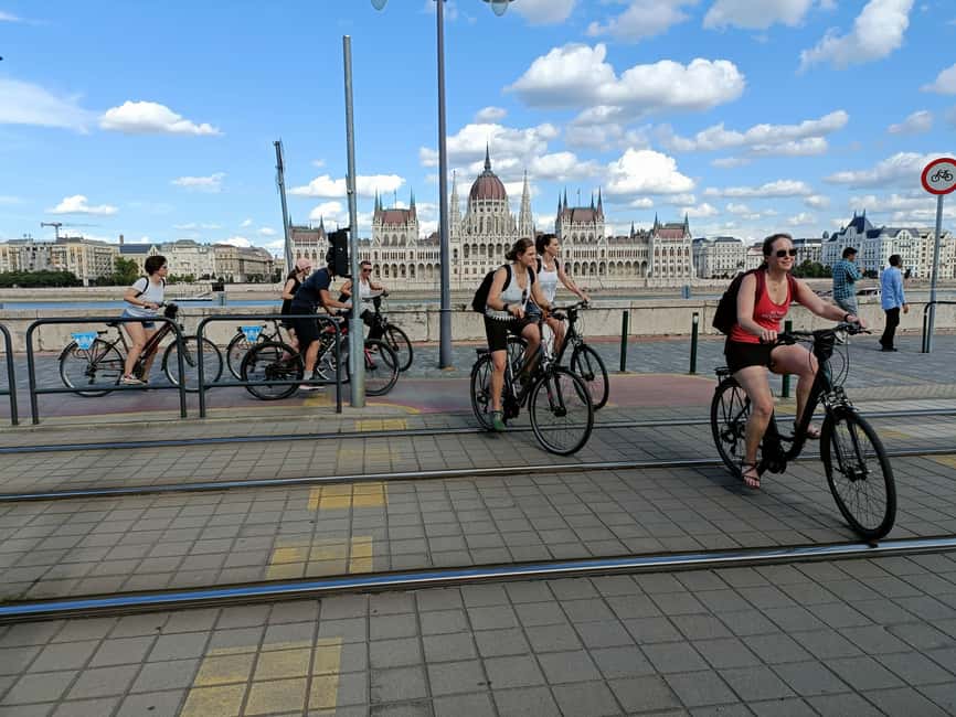 Budapest: Guided Bike & E-bike Tour with a Goulash - The Lunch Moment: Hungarian Goulash That Actually Counts
