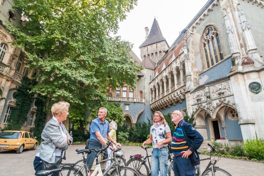 Budapest: Guided City Discovery Bike Tour - Back through older streets, toward the Basilica