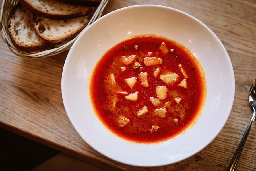 Budapest Guided Food Walking Tour with Drinks Included - The best way to start: Kazinczy Street Synagogue and the Jewish food connection