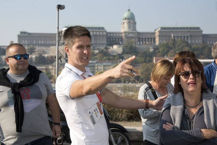 Budapest: Guided Walking Tour of Pest - Walking past Chain Bridge and the Danube Bank