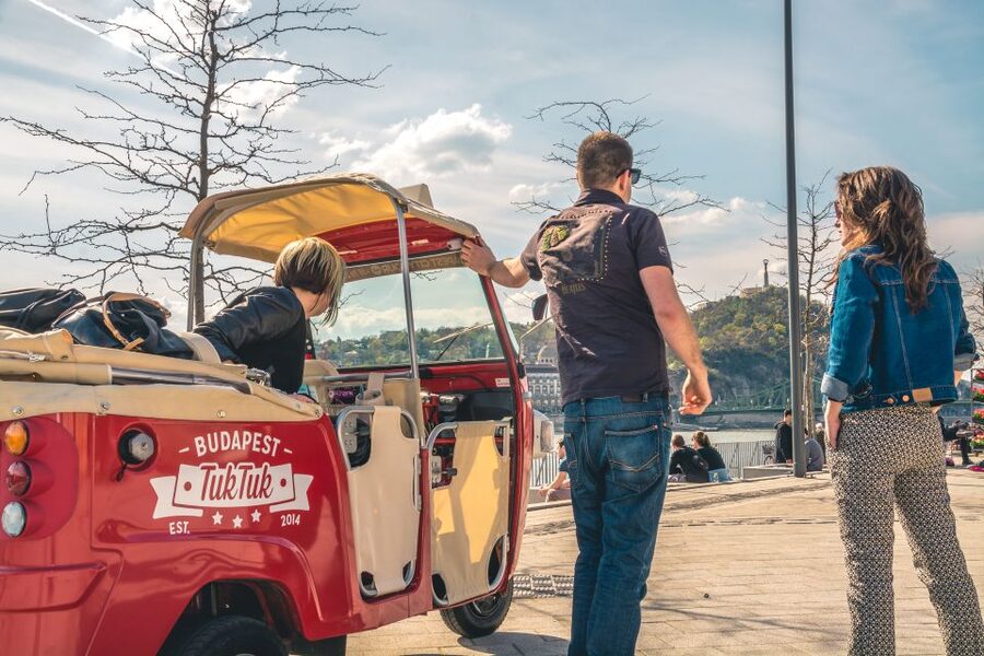 Budapest: Half-Day Exclusive Highlights Private Tour - The ride comfort details that actually matter (blankets and rain hoods)