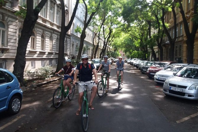 Budapest Highlights Bike Tour - Getting started at Szent István tér 4, then getting your bearings fast