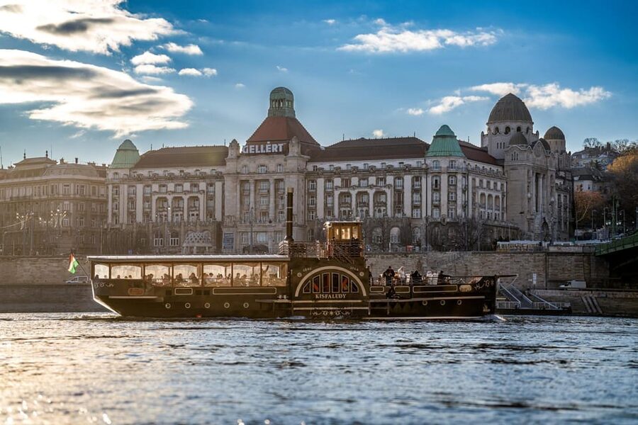Budapest: Historic Cruise with Welcome Drink - The Phone Audio Guide: Simple QR Code Setup, Then 30 Languages