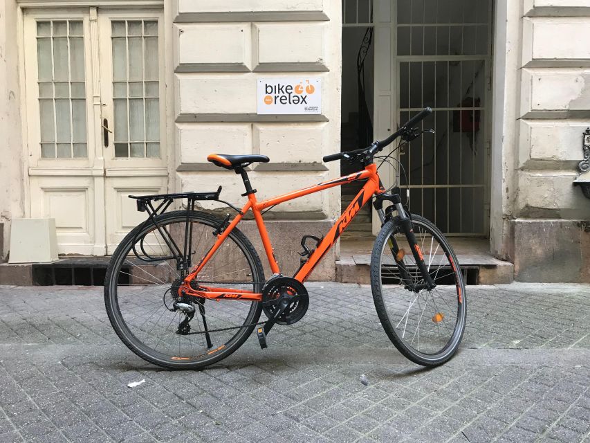 Budapest: Historic Downtown Bicycle Ride with Scenic Views - Coming back to Pest for Market Hall, the National Museum, and synagogues