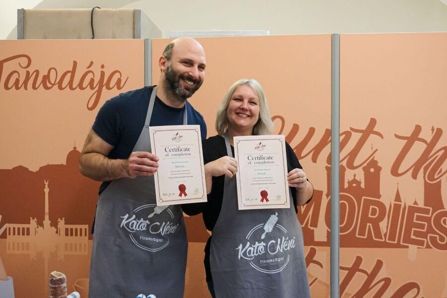 Budapest: Hungarian Chimney Cake Workshop in the City Center - FAQ
