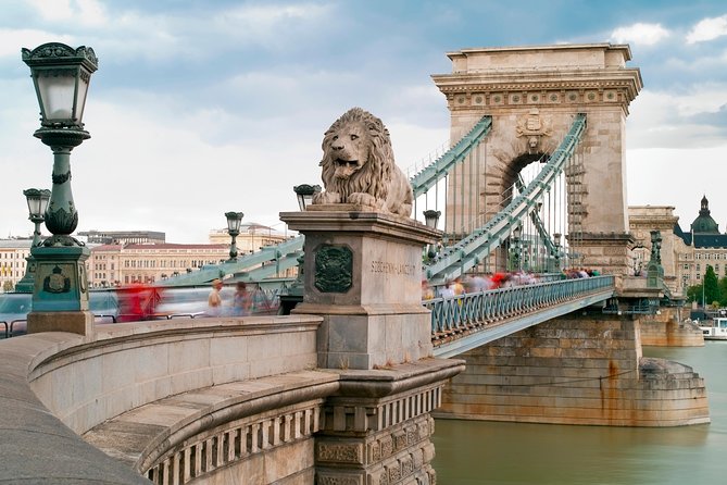 Budapest in a Day Private Luxury Sightseeing Tour - Central Market Hall Timing, Lunch, and Shopping Without the Stress