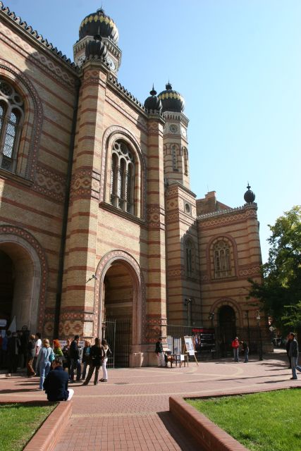 Budapest: Jewish Heritage Guided Tour with Synagogue Ticket - Practical Tips So You Don’t Feel Rushed