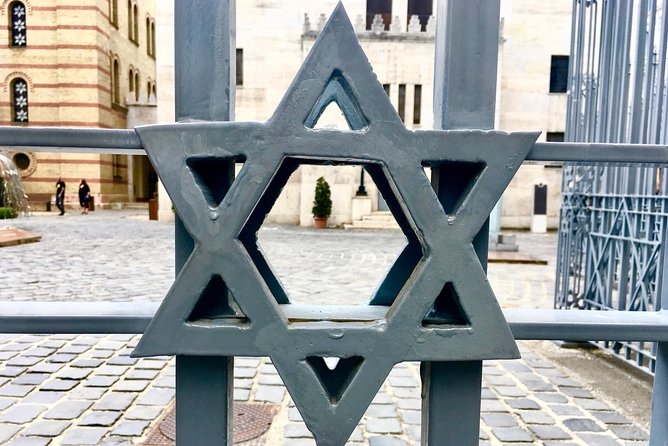 Budapest Jewish Heritage: Synagogues, Shoes, Secrets & Flódni - Ending with Flódni on Dohány Street