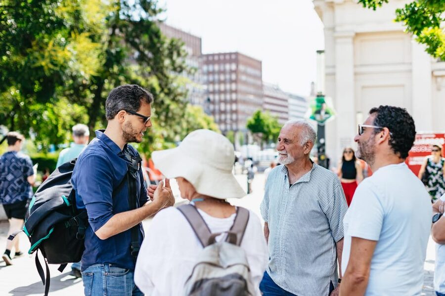 Budapest: Jewish History Guided Walking Tour with Historian - WWII rescue stories: Wallenberg and Carl Lutz where names become people