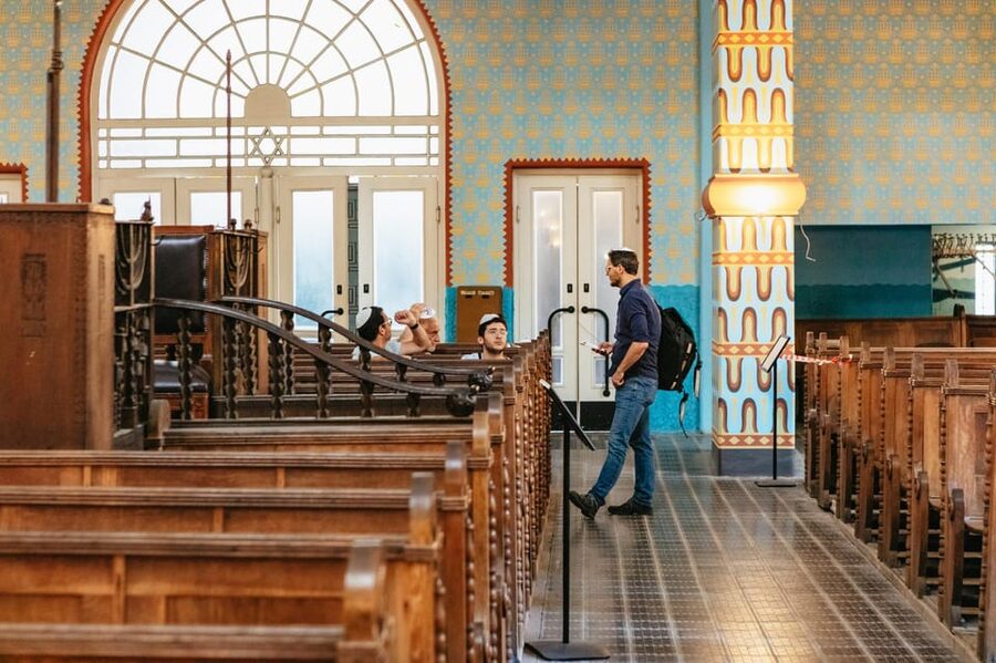 Budapest: Jewish History Guided Walking Tour with Historian - Gozsdu Passage, street art, and Elizabeth Town secrets