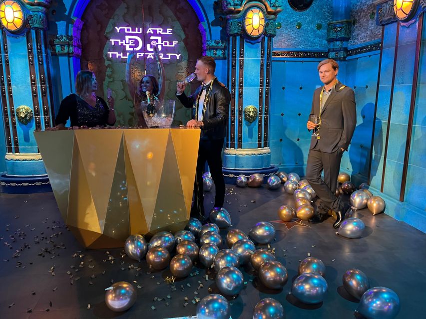 Budapest: Madame Tussauds Ticket + POP&ROLL Access - Cinema Café LED Walls and the Oscar Selfie Wall