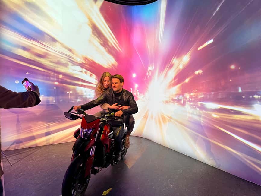 Budapest: Madame Tussauds Ticket + POP&ROLL Access - POP&ROLL Art Toilet Bonus: Why This Included Stop Is Not Silly