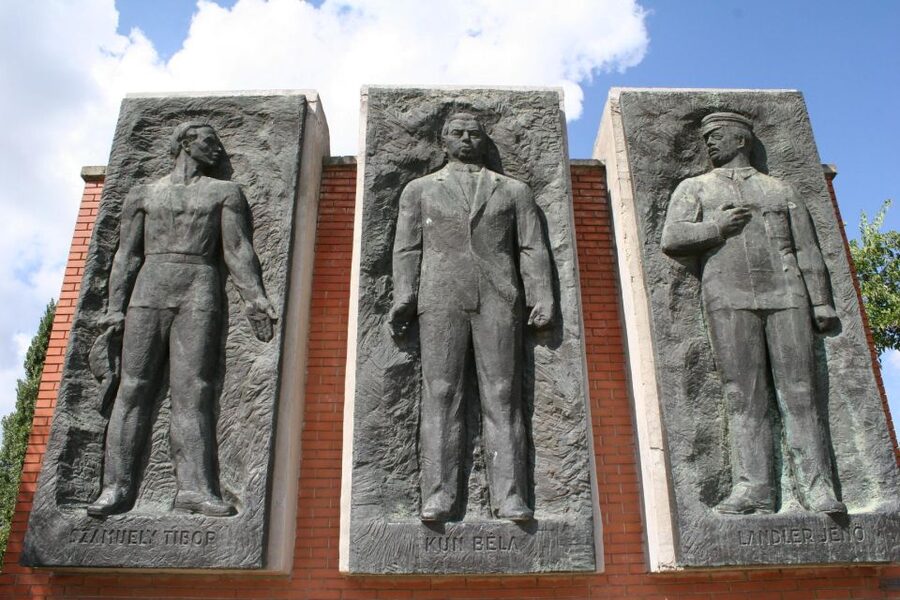 Budapest: Memento Park Ticket - The Most Cheerful Barrack Documentary and Photo Exhibition