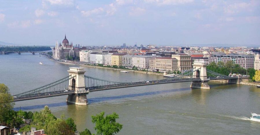 Budapest: Multilingual Highlights Tour - Key highlights I’d plan around