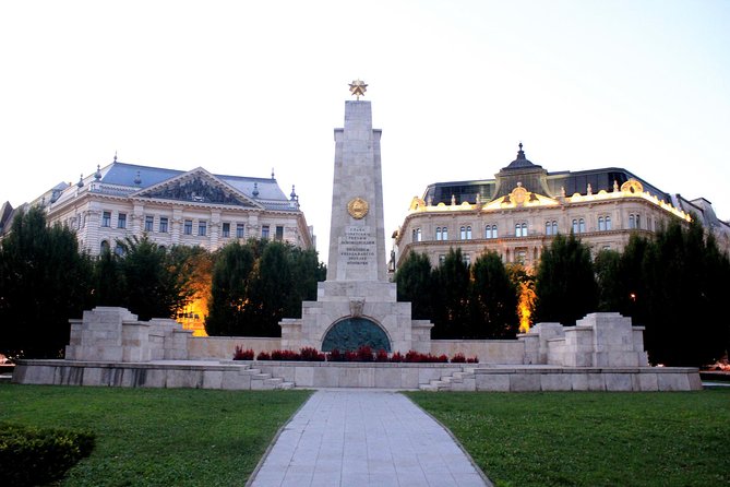 Budapest Night Walking Tour with Danube River Cruise - Budapest Night Walk and Cruise: Opera House Start, Danube Finish