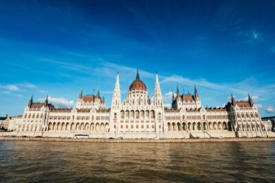 Budapest: Nighttime or Daytime Sightseeing Cruise
