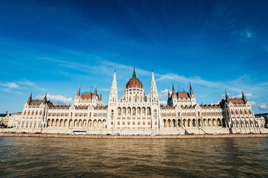 Budapest: Nighttime or Daytime Sightseeing Cruise - What you actually see on the Danube, from Chain Bridge to Parliament