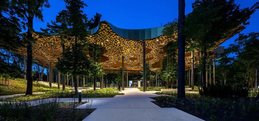 Budapest: Official Guided Tour of the House of Music,Hungary - Outside first: the undulating roof and leaf-like canopy