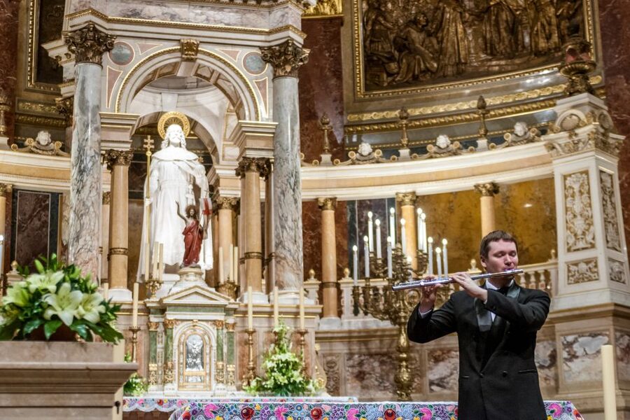 Budapest: Organ Concert in St. Stephen's Basilica - Timing your arrival: meeting point at 19:40