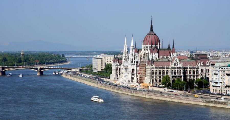 Budapest: Private 3-hour Guided City Tour by Bus - Andrássy Avenue, Heroes’ Square, and City Park Landmarks