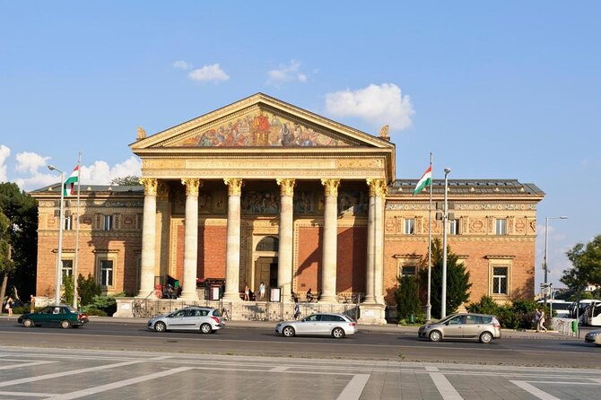 Budapest Private 4 Hour City Tour Experience with a car / van - Key things to know before you go