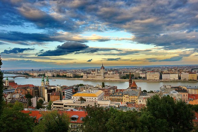 Budapest Private 4 Hour City Tour Experience with a car / van - How this private car tour works in Budapest