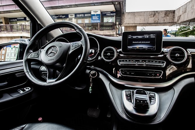Budapest Private Airport Transfer in a Luxury Minivan - The real win: skipping Budapest taxi chaos with a private driver