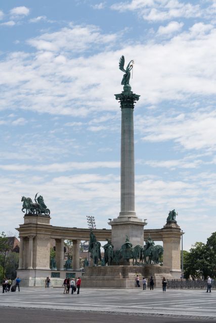 Budapest: Private City Tuk-Tuk Tour & Boat Cruise - Andrássy Avenue and the Jewish Quarter: where Budapest shows its layers