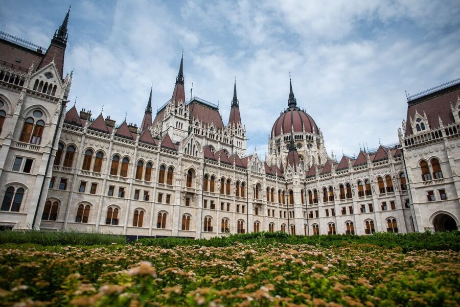 Budapest: Private Luxury Sightseeing Tour - Key things to know before you book