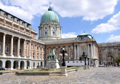 Budapest Private Tuk Tuk Tour with Wine Tasting and Cheese Platter